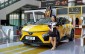 Lái thử VF 7, khách hàng “chốt” mua tặng xe cho con gái